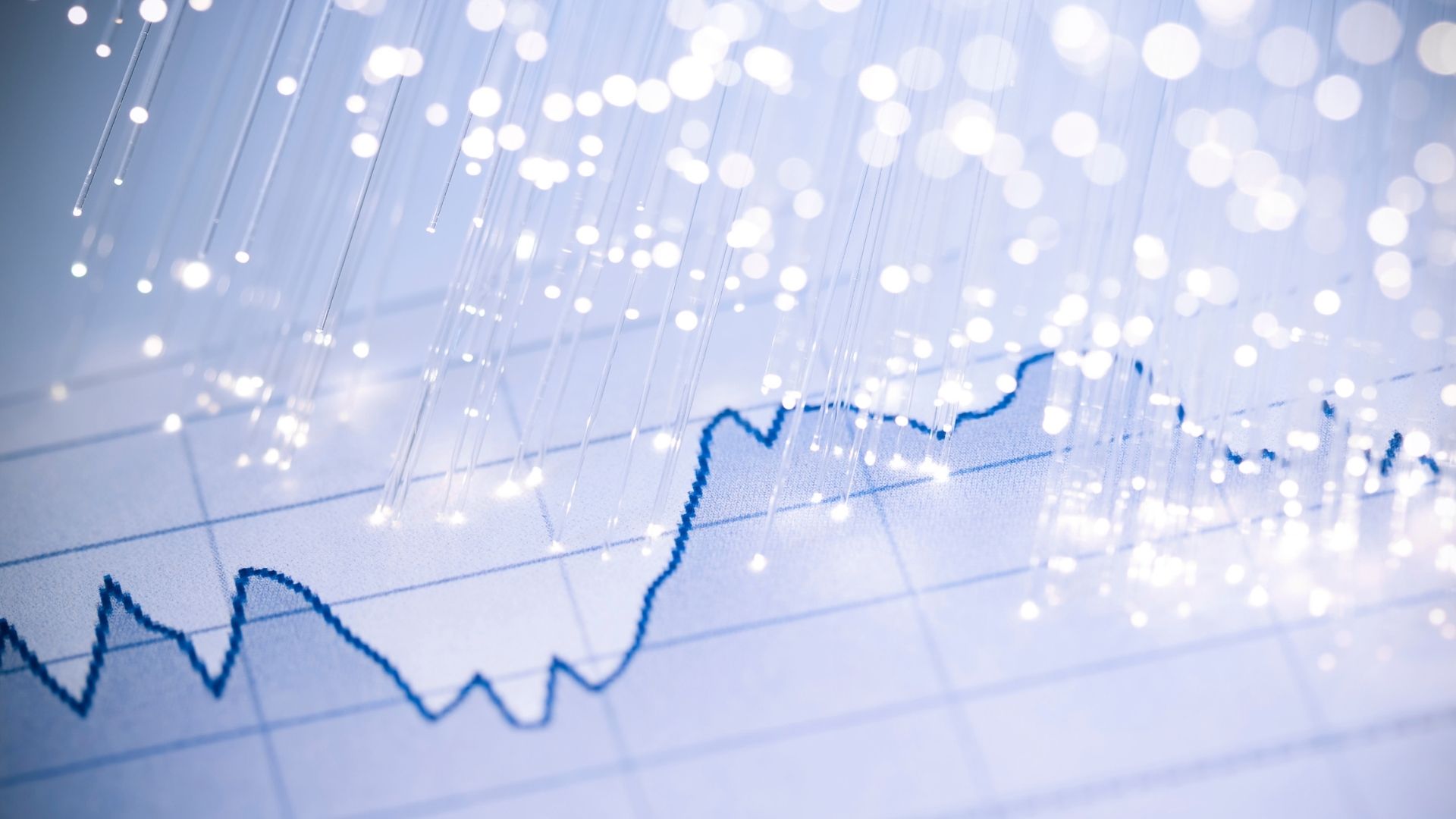 Finanzdiagramm kombiniert mit Glasfaserkabeln.